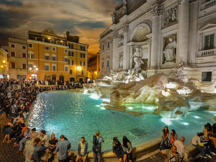 trevi-fountain-rome-italy