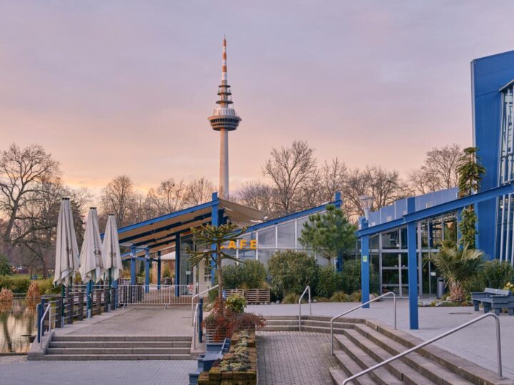Galeria Kaufhof Mannheim P1 su Piazza della Parade