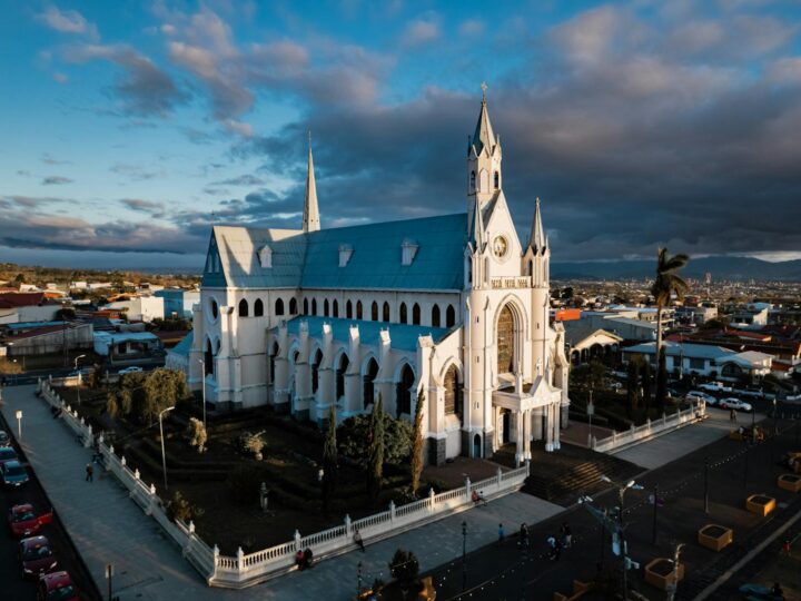 Iglesia de San Julin de los Prados  Santullano