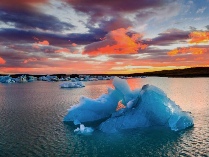 Visitas en barco y cafetera en la laguna glaciar de Jkulsrln