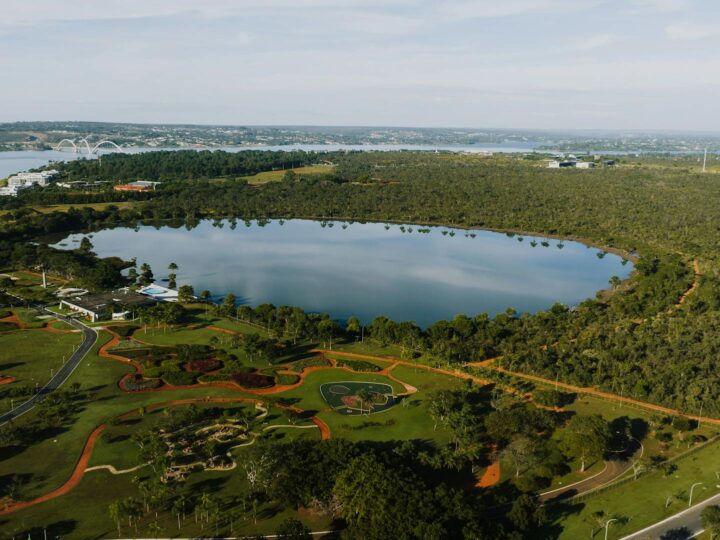 Parque del Lago de Bretonnires