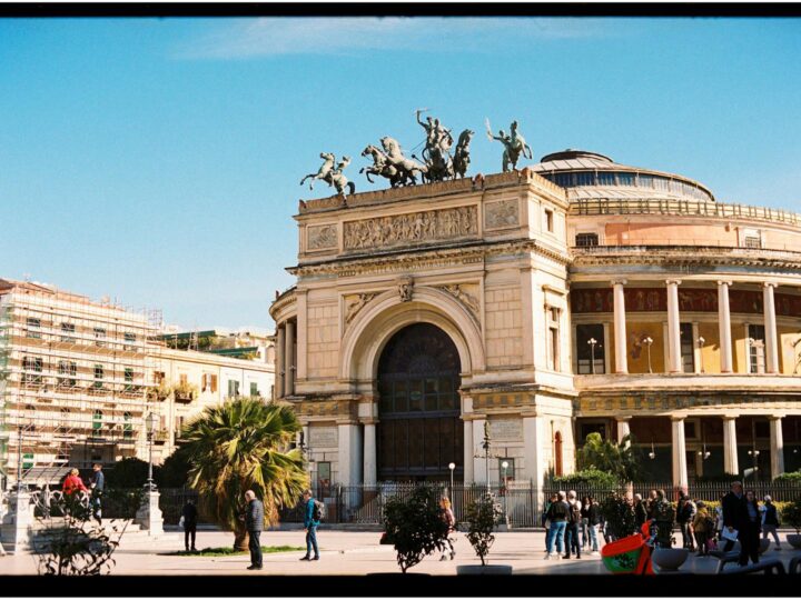 Piazza del Teatro