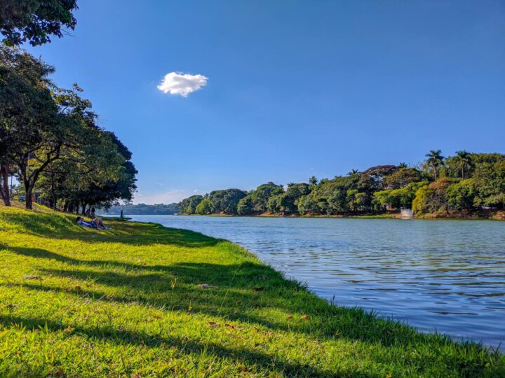 Riverside Country Park