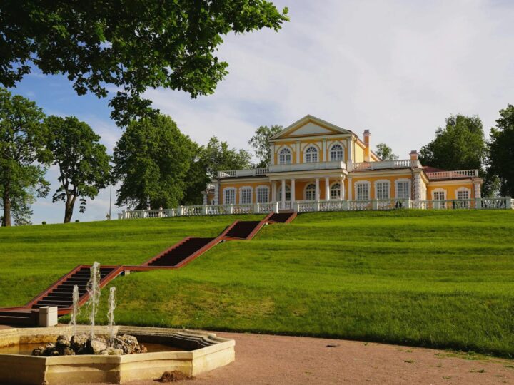 Королвський палац Татой