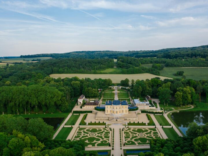 Castle Gardens In Arcen