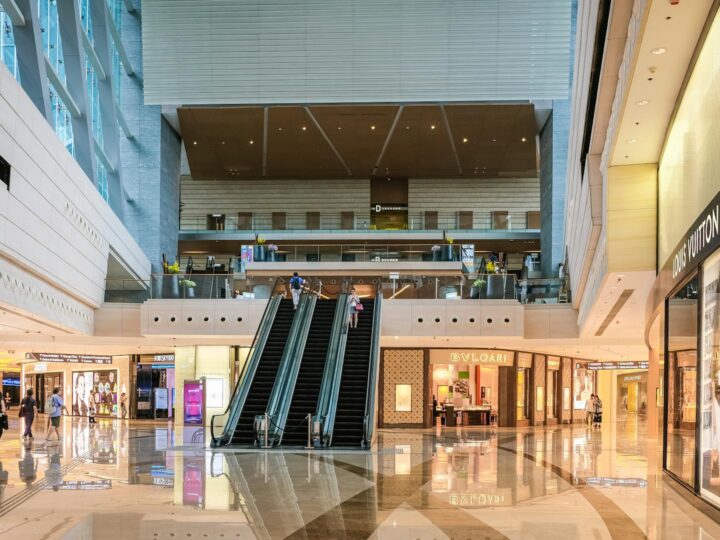 Торговий центр Ferial Plaza