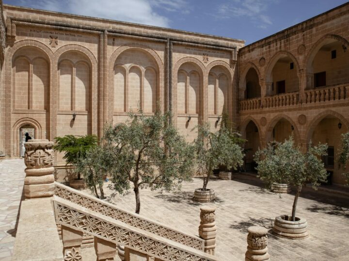 Glorieta Gabriel Mir