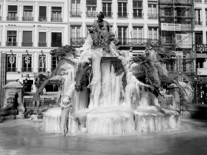 Fontaine de la place principale