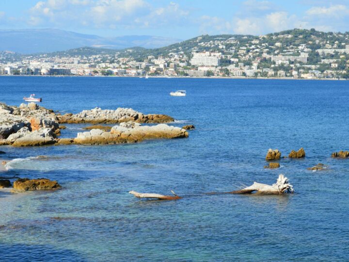 Baha de los multimillonarios de Antibes